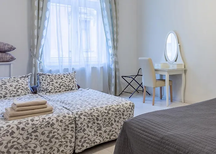Goldcentral Apartment Grand Boulevard In The Heart Of The City